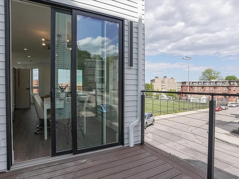 29 Woodford St #1 — Photo 5