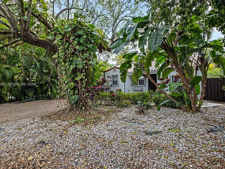 4150 Ventura Ave — Photo 3