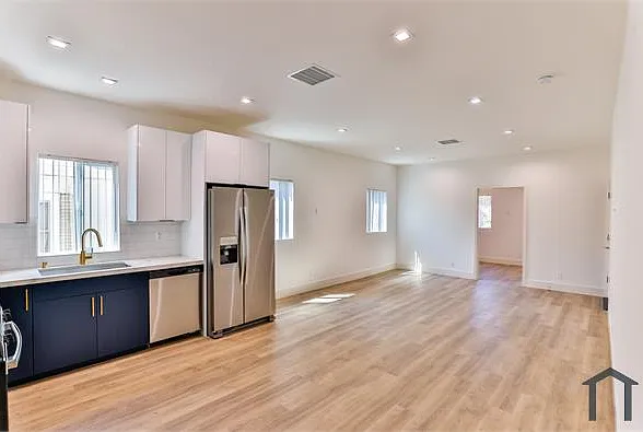 3 bed, 1200 sqft, $3,800 — Photo 3