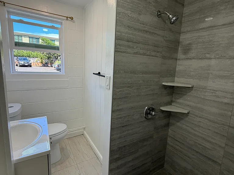 264 California Ave #4 — Photo 5