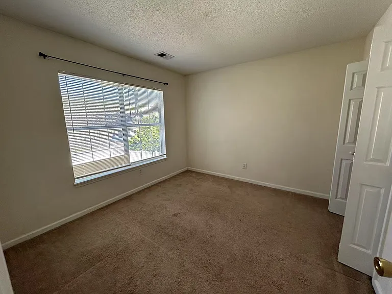 215 Spring Lake Dr — Photo 29