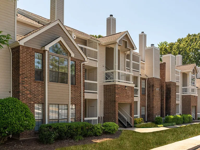 Oak City Apartments — Photo 10