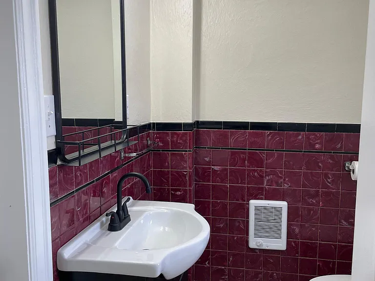 708 N Hogan St — Photo 11