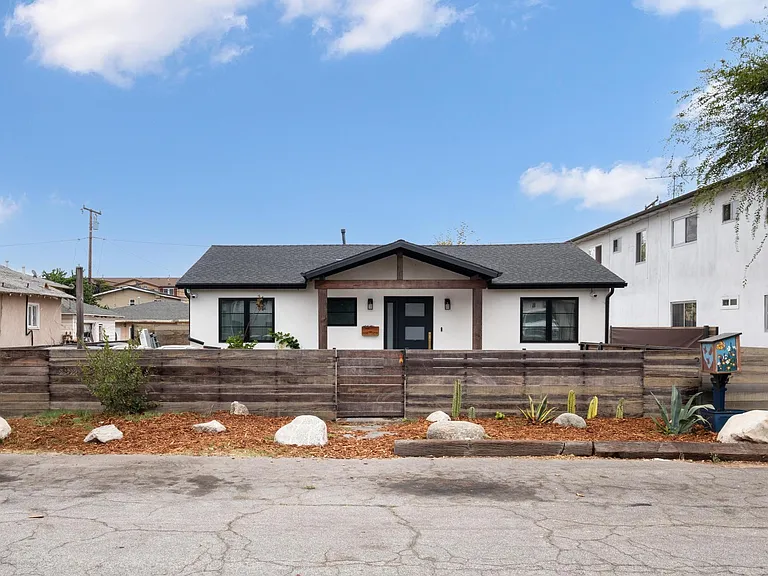 2726 Andreo Ave — Photo 32