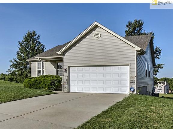 3rd image of 14500 Eastern Ct