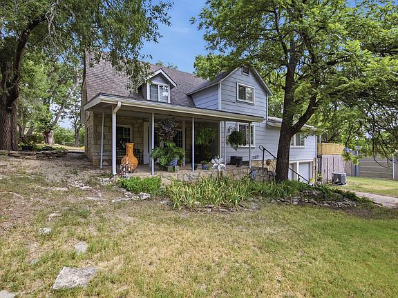 5th image of 4664 SW 130th St