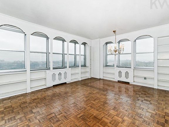 4th image of 555 Kappock St APT 20S