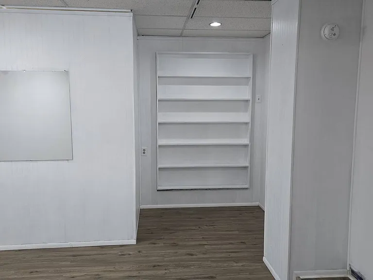 1112 Main St #1 — Photo 10