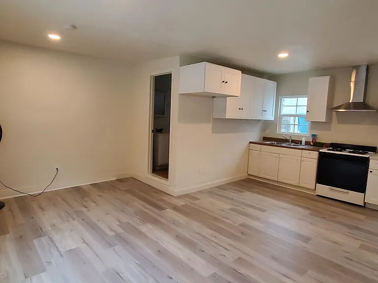 566 E Fernleaf Ave #B — Photo 4