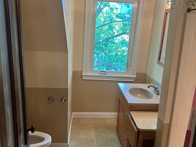 548 Cambridge St #1 — Photo 22