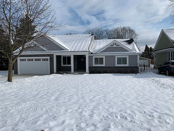 3rd image of 47380 Burton Dr