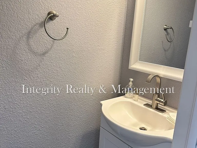 7402 Eagle Rock Dr — Photo 19