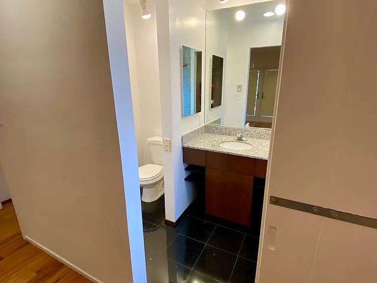 1052 Clark Ave — Photo 19