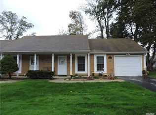 357 Sheffield Ct, Ridge, NY 11961