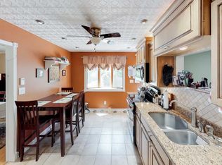 10 Sandie Ct, Patchogue, NY 11772