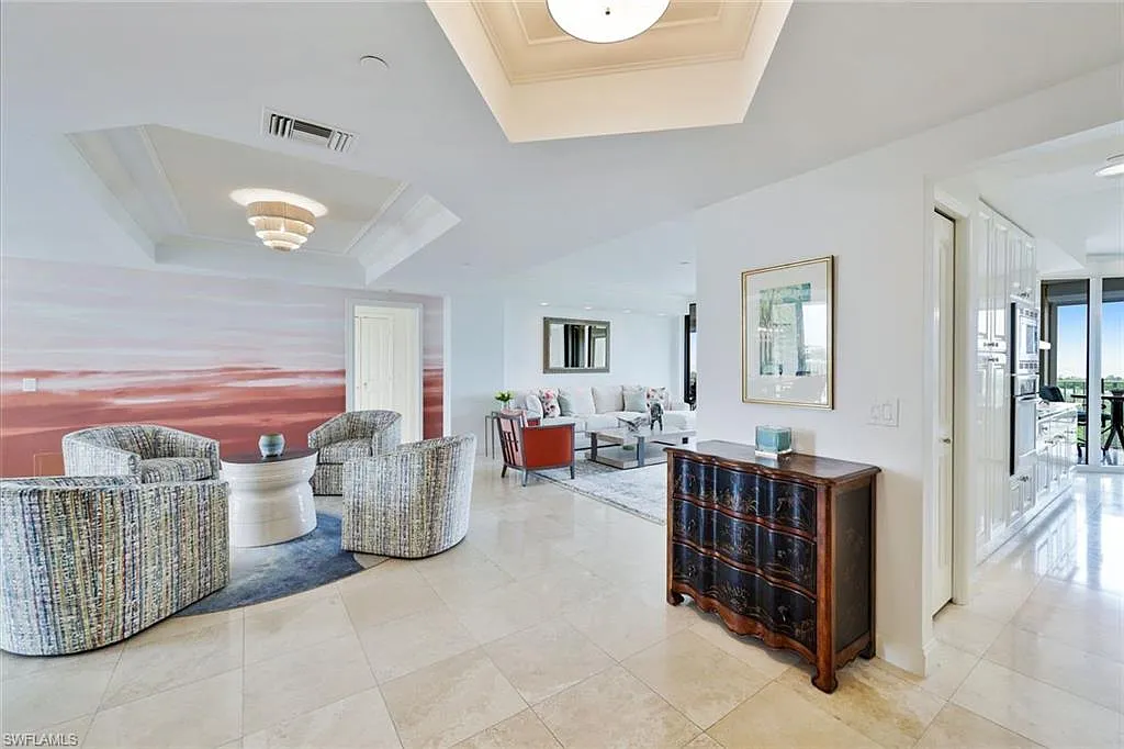 3 bed, 3.0 bath, 2700 sqft, $35,000 — Photo 4