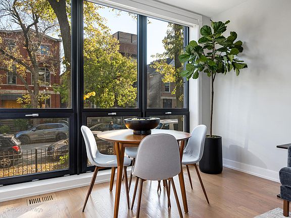 5th image of 944 N Winchester Ave #1