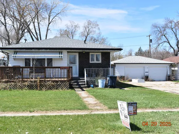 320 Walnut St, Turtle Lake, ND 58575