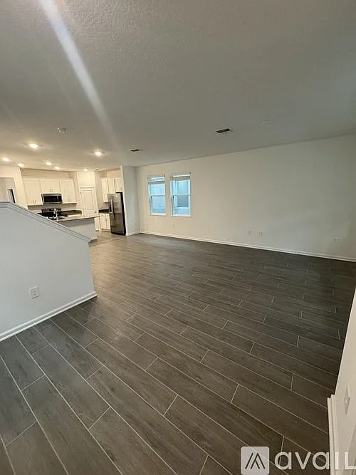 4 bed, 2023 sqft, $2,500 — Photo 3