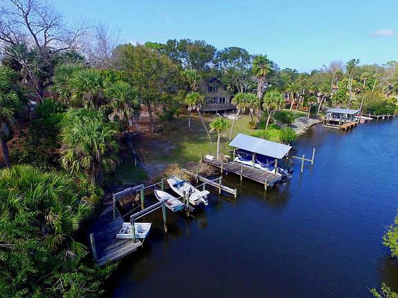 5th image of 9881 River Dr