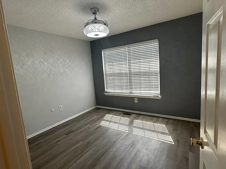 66 Cheverny Ct — Photo 24