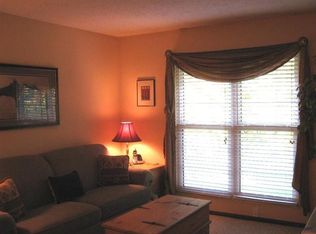602 Rosetta Dr APT G, Florissant, MO 63031