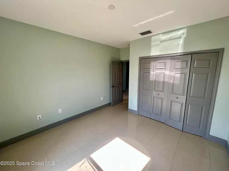 910 Twisting Branch Ct — Photo 15