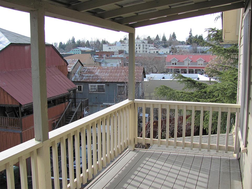 2nd image of 123 Richardson St APT C