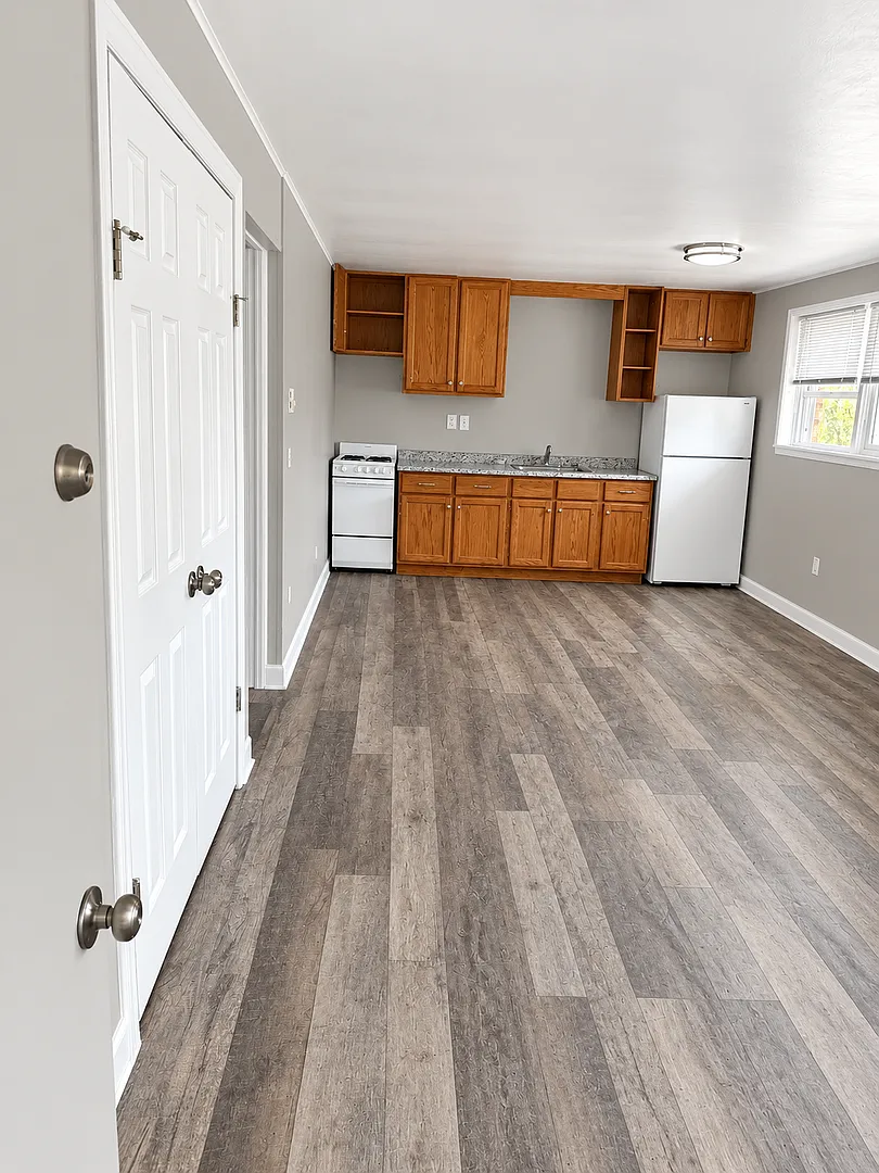 101-103 Green Oaks Drive — Photo 3