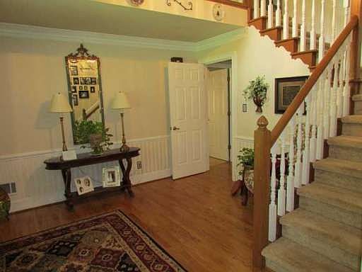 5th image of 812 Leonard Ct