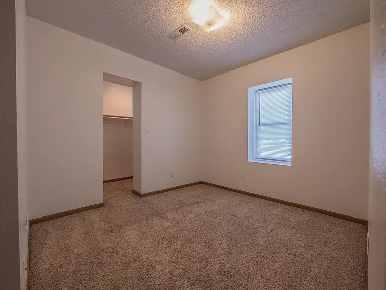307 N Market St — Photo 15