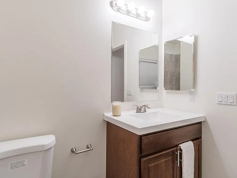 807 E Glenn St — Photo 8
