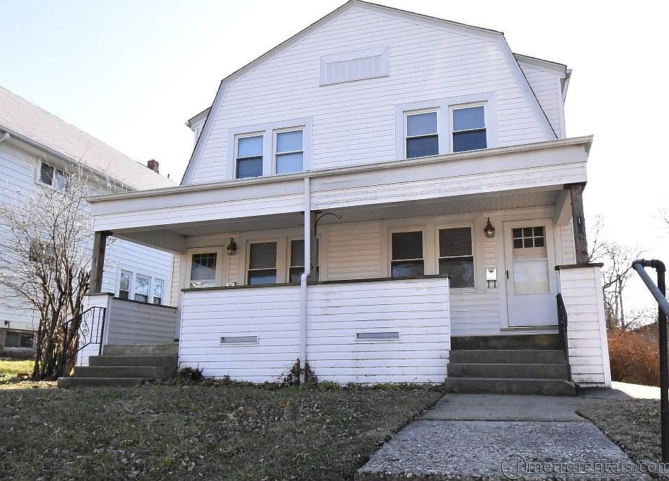 1st image of 109 E Como Ave