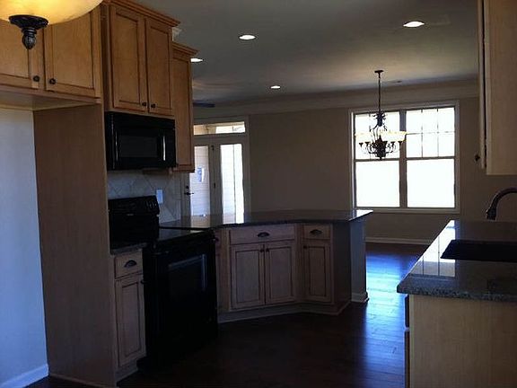 3rd image of 533 Appalachian Woods Dr