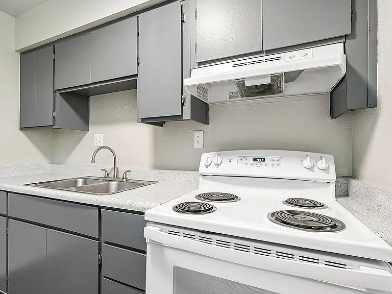 16-web-or-mls-N 23rd Ave-S0307-016