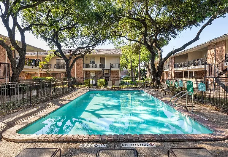 Colony Oaks — Photo 16