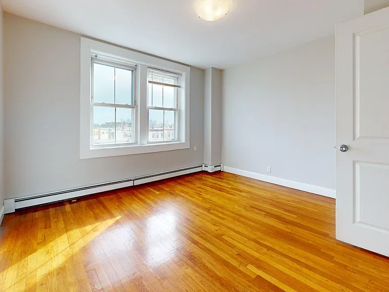 972-974 Saratoga St #6 — Photo 9