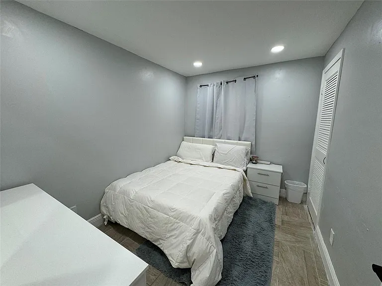 4242 SW 49th Ct — Photo 7