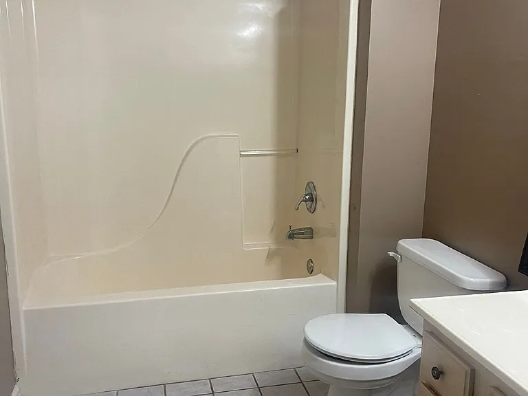 1305 Loberg Ln #B — Photo 11