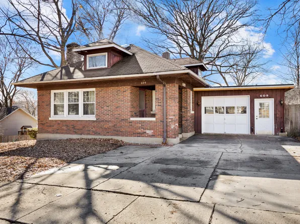 609 S 5th Ave, Saint Charles, IL 60174