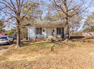 210 Westwood Cir, Selmer, TN 38375