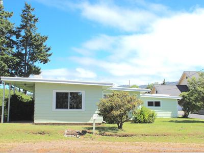 1120 Easy St, Brookings, OR, 97415