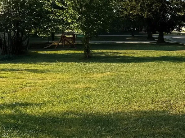 302 Douglas St, Greenfield, IN 46140