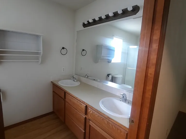 8071 N Ainsworth Dr — Photo 9