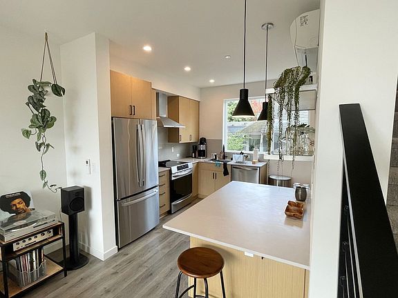 4th image of 1732 N 41st St