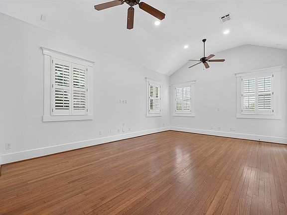 4th image of 1042 W 25th St Unit A