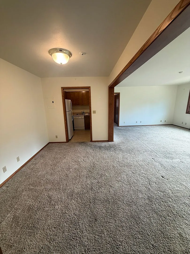112 W 17th Street - Cambridge Apartments — Photo 3