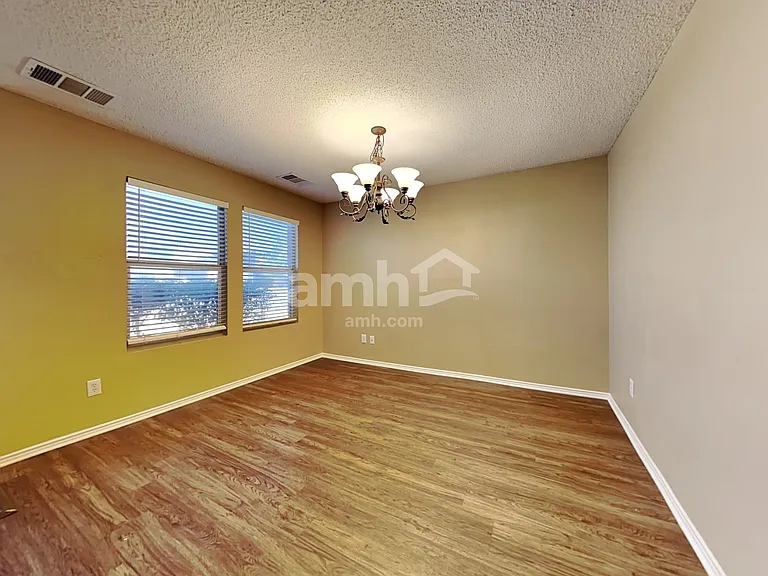 5112 Prestwick Dr — Photo 7