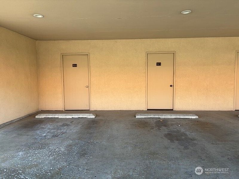 4th image of 100 Lake Chelan Shores Drive #18-5