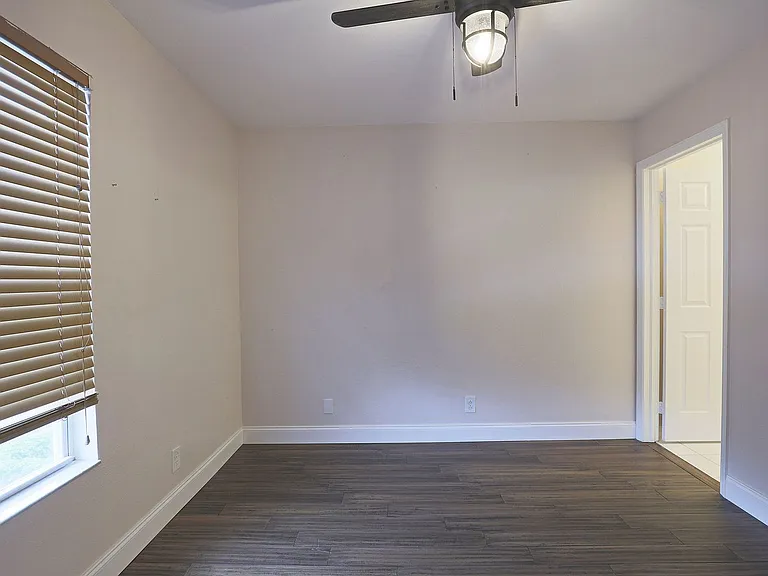 8291 Pacific Beach Dr — Photo 17
